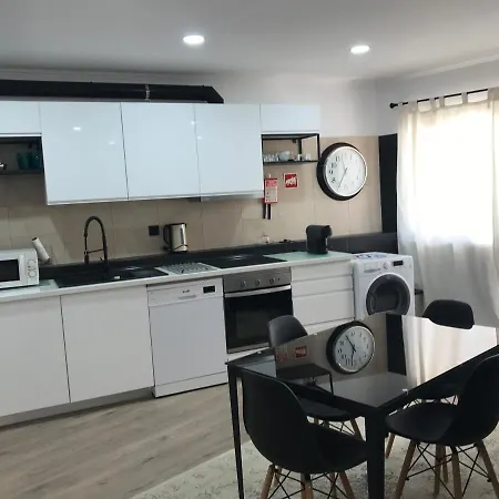 Апартаменты New Casa Da Rocha Портиман